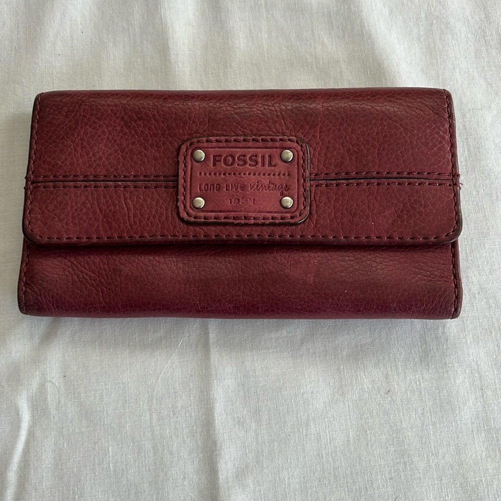 FOSSIL Vintage Leather Wallet “Long Live Vintage 1954” Deep Reddish Plum